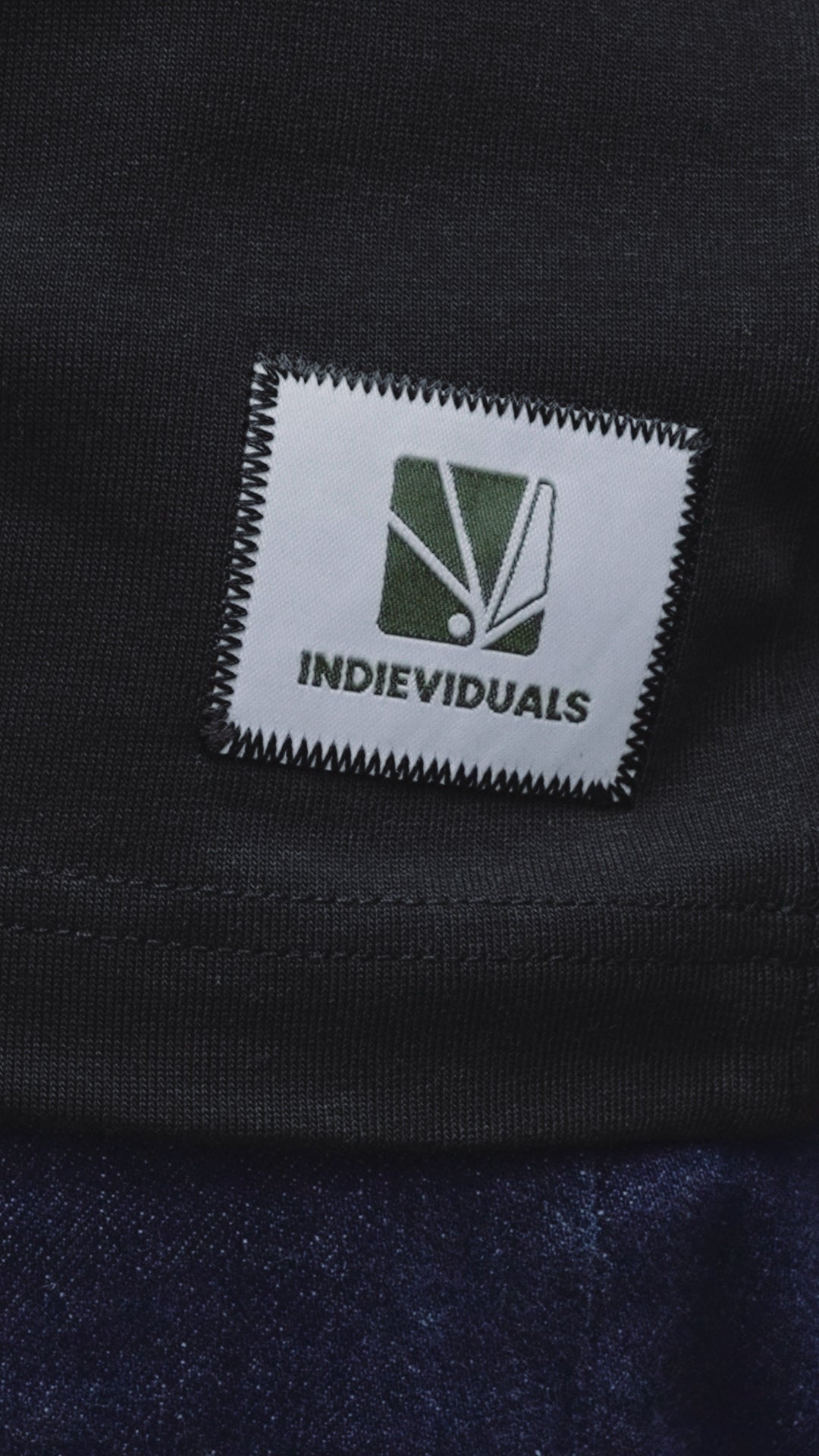 t-shirt noir indieviduals